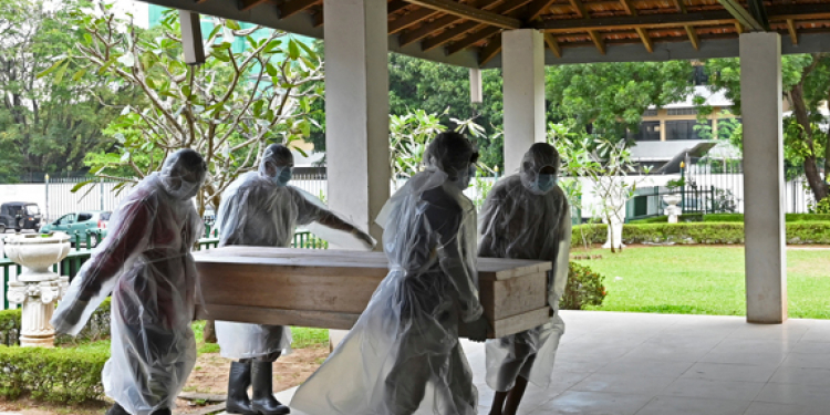 රෝහල්වල සිරුරු හිරවෙලා
