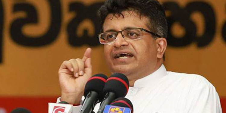 ද්විත්ව පුරවැසියන්ට දේශපාලනය තහනම්: ජනපති ගිය සැප්තැම්බරයේ දුන් පොරොන්දුවක් ගම්මන්පිල මතක් කරයි (VIDEO)