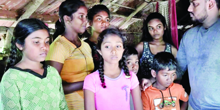 කන්න-අඳින්න නැති: යෝගට්-ෆ්රයිඩ් රයිස් දැකලවත් නැති මහවිලච්චියේ පුංචි මිනිස්සු
