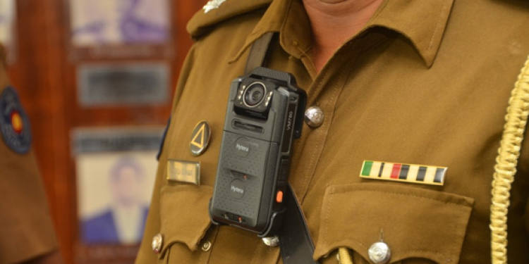 ඇමැති මැදිහත් වෙයි: මෛත්රීගෙ පුතාට ගහපු රාලහාමිලාගේ වැඩ තහනම්