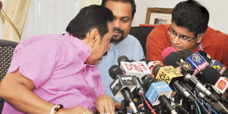 මහනාහිමිවරු සමඟ විමල්-උදය අගමැති හමුවෙයි