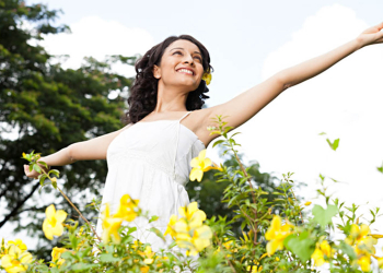 මලක් වගේ ලස්සන පද්මිණි ස්ත්‍රිය