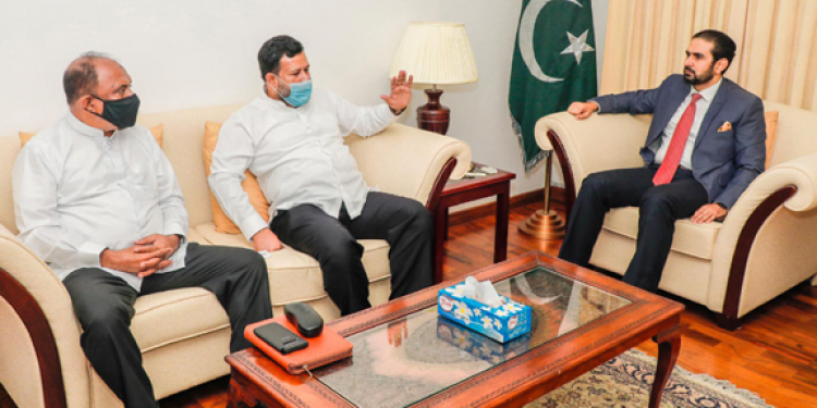 රිෂාඩ් පාකිස්ථාන තානාපති කාර්යාලයට යයි: ලංකාවට එන ඉම්රාන් ඛාන්ගෙන් ඉල්ලීමකුත් කරයි