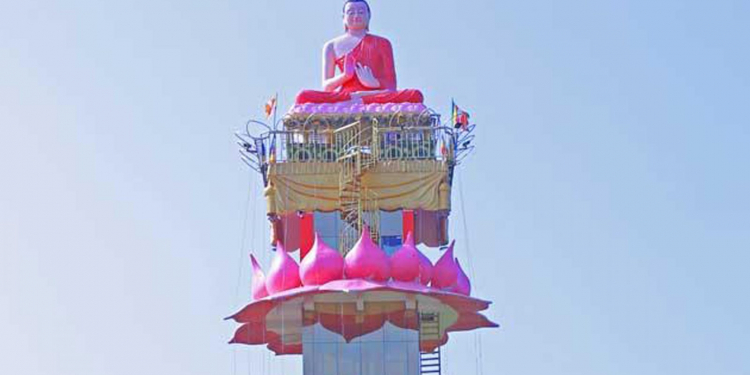 මහින්ද ‘හොඳ හිත නෙළුම් බුදු කුලුන’ විවෘත කරයි