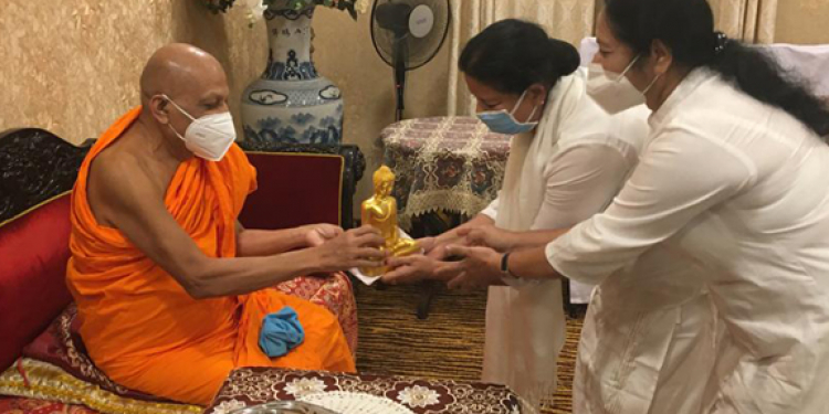 කාලෙකට පසු අනෝමා ෆොන්සේකා එළියට එයි