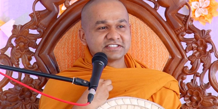 සල්ලි තියෙන මිනිස්සු රටට කරන අපරාධය… (VIDEO)