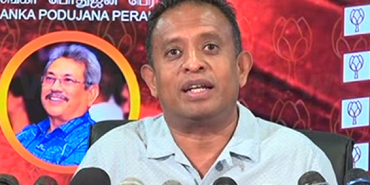 ආණ්ඩුව ජනප්‍රිය නෑ: ජනතාව ආණ්ඩුව එළියට දාන්නයි ඉන්නේ: ශ්‍රීලනිප මන්ත්‍රීගෙන් පොහොට්ටුවට දොස්මුරයක් (VIDEO)