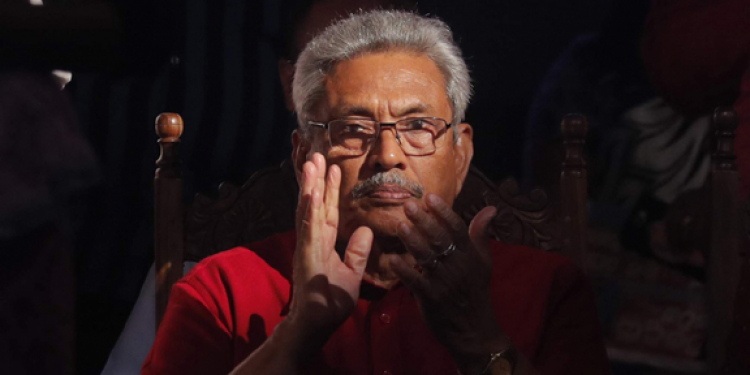 මහින්ද-බැසිල්ගේ බලපෑම ගැන-රාජපක්ෂ පවුල ගැන ගෝඨා පළමුවරට ප්‍රසිද්ධියේ කතා කරයි (VIDEO)