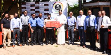 අයිඩියල් මෝටර්ස් වෙතින්, බෙරලපනාතරට  මහින්ද්‍රා විදුලිජනක යන්ත්‍ර