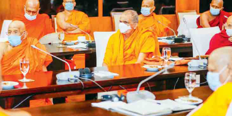 පළාත් සභා එපා: ආණ්ඩුව ගේන්න කැපවූ හිමිවරුන්ගෙන් ජනපතිට සැර ලියුමක්
