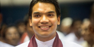 එක දිගට පරදින ක්‍රිකට් ටීම් එකට ක්‍රීඩා ඇමැති නාමල්ගෙන් අමුතු යෝජනාවක් (VIDEO)