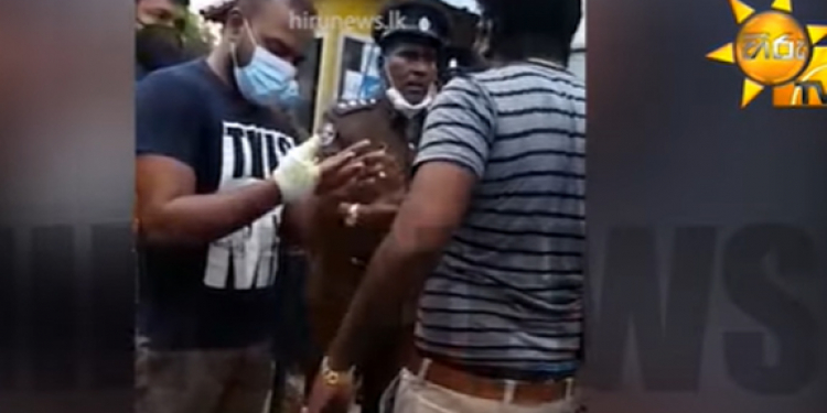 ඔළුවට මැහුම් 15ක් දාන්න ගහලා තියෙද්දීත් සැකකරුවන් නිදහස්: පානදුර පොලිසිය ඉදිරිපිට අලි ජංජාලයක් (VIDEO)