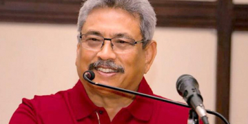 ‘ඔබට පිං’ කියා කපපු ගහක පෝස්ටරයක් ජනපතිට යැව්වේ කව්ද? (VIDEO)