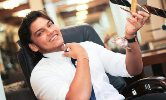 රටේ බලය අල්ලන මීළග රාජපක්ෂ ගැන රෝහිතගෙන් ‘මව්රට’ට අතිවිශේෂ අනාවරණයක් EXCLUSIVE VIDEO