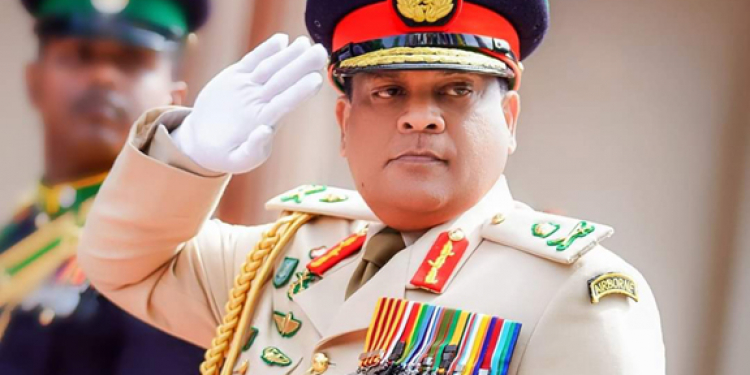 ෂවේන්ද්ර අලුත් වැඩකට අත ගහයි