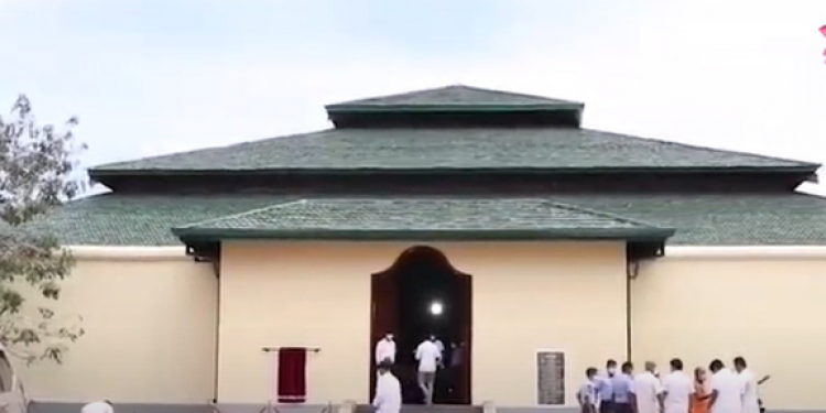 ඩයලොග් එක ජය ශ්රී මහා බෝධි මහාවිහාරයට කරපු දේ (VIDEO)