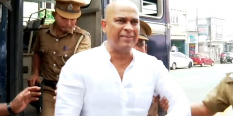 රන්ජන් හදිසියේම එළියට එයි: හොරු ගැනත් කියයි (VIDEO)