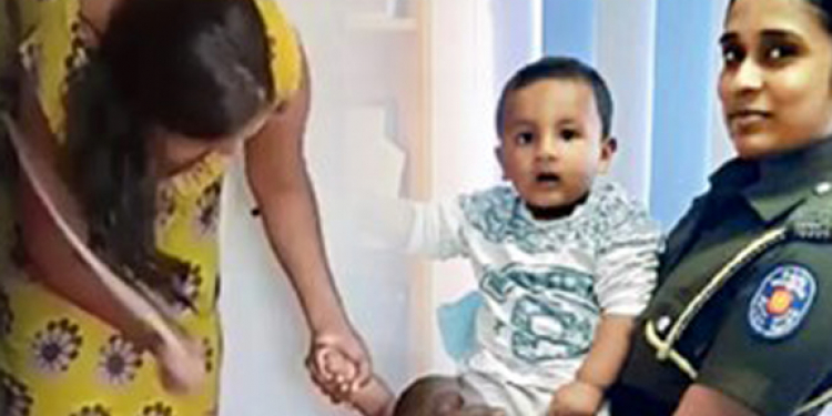 මවගෙන් ගුටි කෑ සිගිත්තා ඉල්ලා යාපනේ OICට කෝල්ස් 100ක්
