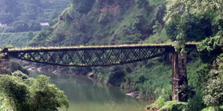 උඩ-යට මාරු කළ කණපිට පාලම