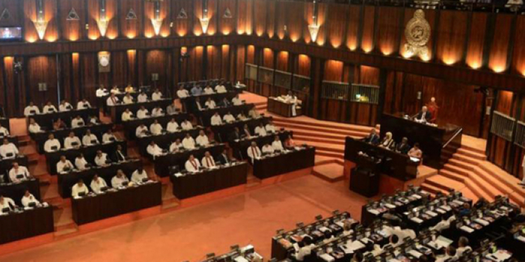 ආචාර්ය-මහාචාර්ය-උපාධිධාරී-O/L-A/L-මොනවත් නැති: රට හදන්න ආ අයගේ කෙරුවාව මෙන්න