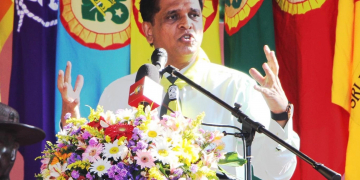 S-lon වෙතින් දීපව්‍යාප්ත  රුක් රෝපණ වැඩසටහනක්