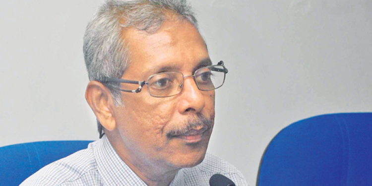 ජනතාව බය වෙන නිසා පිළිකා කෑම ගැන කිව්වේ නෑ: ප්රමිති ලොක්කීට නොදෙවෙනි කතාවක් සෞඛ්යයේ ආහාර ලොක්කා කියයි