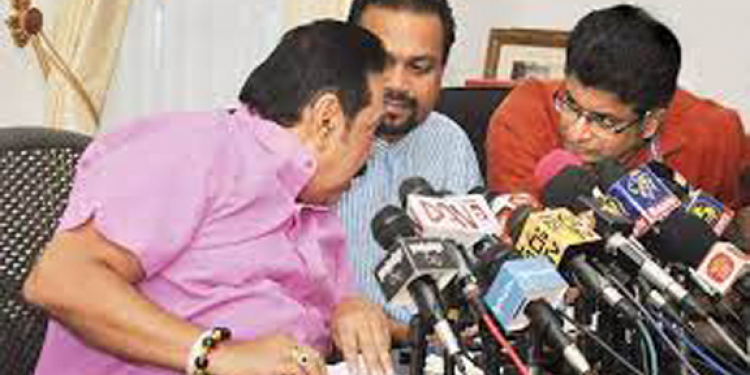 සටන් ඉවරයි: විමල්-ගම්මන්පිල ගිහින් මහින්ද හමුවෙයි