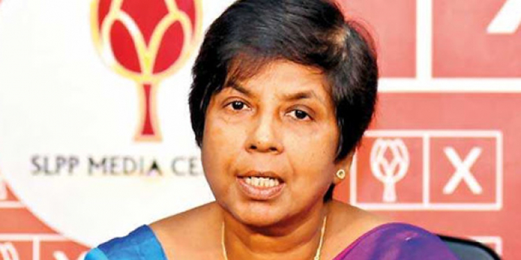 ගහන්න ඉන්ජෙක්ෂන් නෑ: කොරෝනා එන්නත ලබා දීම නවත්වයි