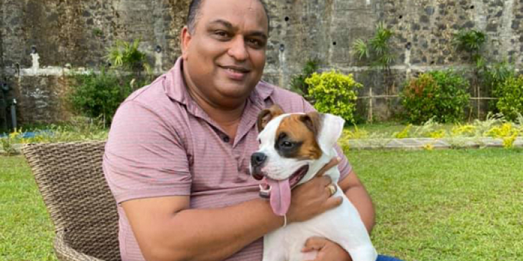 ධනසිරි නරි නෑවිල්ල නවතා බල්ලො නාවන්න පටන් ගනී (VIDEO)