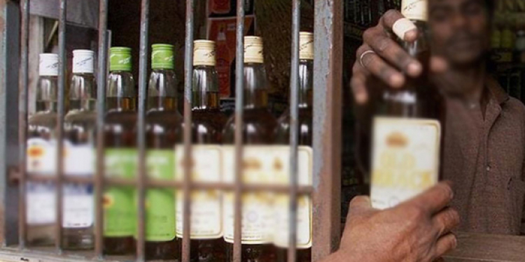 නැවත දැනුම් දෙනතුරු මේ තැන්වල මත්පැන් විකුණන්න බෑ