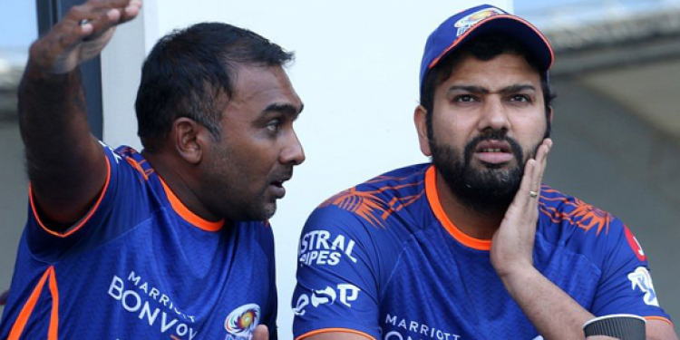 IPL ගිය මහේල හිරවෙයි: මාලදිවයිනට යවයි