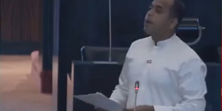 තෙල් නෑ: පොහොර නෑ: බෙහෙත් නෑ: ඩොලරුත් නෑ: අනේ මෙහෙම ආණ්ඩුවක්! (VIDEO)