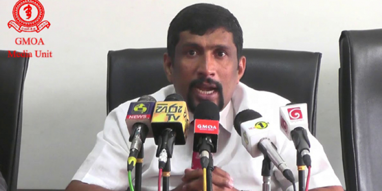 කොරෝනා අස්සේ දොස්තරවරු මාධ්‍යයේ රෙදි ගලවන්න තීන්දු කරයි! (VIDEO)