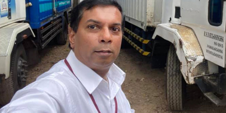 සතොස සීනි ප්‍රශ්නය: ප්‍රමිති ආයතනය පොල්තෙල් ප්‍රශ්නය: නුෂාඩ්ට සභාපතිකම් එපාවෙයි