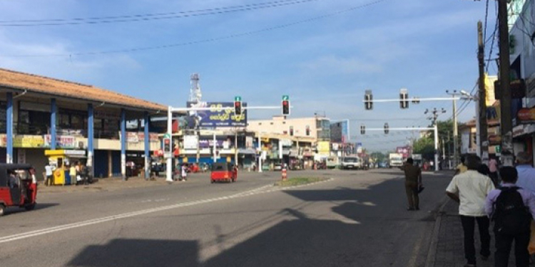 ලොකුගේ ඇරපු පිළියන්දල හරහා ගමන් බිමන්වත් බෑ