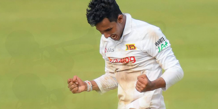 අලුත් කොල්ලා පළමු ටෙස්ට් මැච් එකෙන්ම කඩුලු 11ක් අරන් බංග්ලාදේශය පරද්දයි