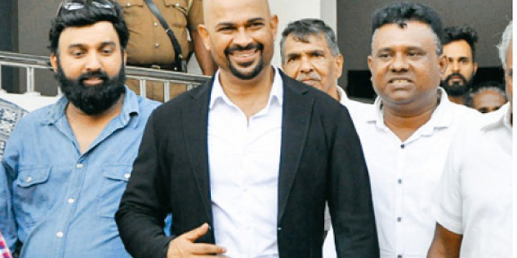 එළියෙ සිද්ධ වෙන දේවල් දැන් රන්ජන්ට බලන්න පුළුවන්!