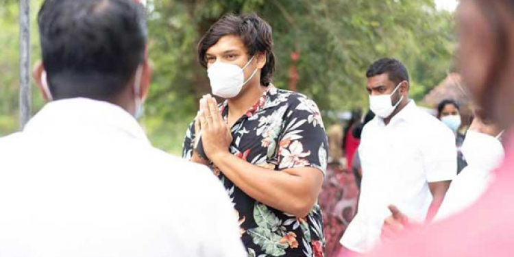 කර්මය පඩිසන් දෙන හැටි මහින්දගේ බාල පුතා ලෝකයටම කියයි! අහලම බලන්න!! (VIDEO)