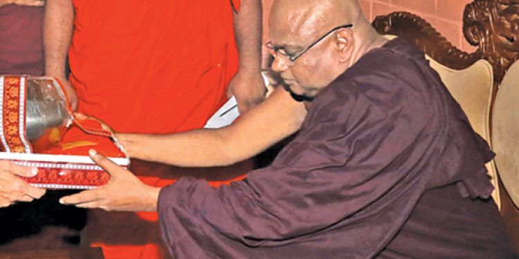 නැගෙනහිර පළාත් ප්‍රධාන සංඝනායක නාහිමි කොරෝනා වැළඳී ඉන්දියාවේදී අපවත් වෙති!