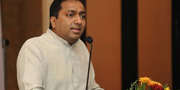 මේ වෙලාවේ අධිවේගී මාර්ග හදන එකයි ජිම් කට්ටල බෙදන එකයිද වැඩේ? (VIDEO)