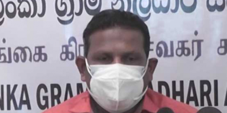 පිළිවෙළක් නැතිව කරන එන්නත් ගැහිල්ලට විරෝධය පා ග්රාමනිලධාරීන් සේවයෙන් ඉවතට