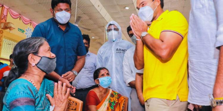 නාමල් එන්නත් අරන් යාපනේ ගිහින්