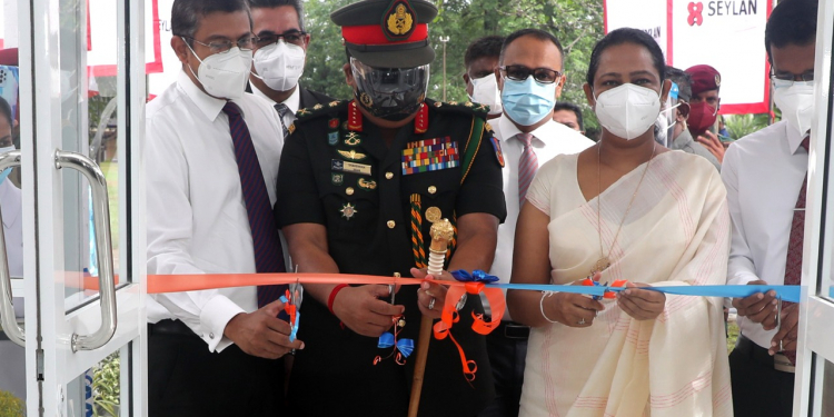 සෙලාන් දිනක වැටුප පිරිනමයි: මුල්ලේරියාව රෝහලට දැඩි සත්කාර ඒකකයක් හදයි! (PHOTOS)