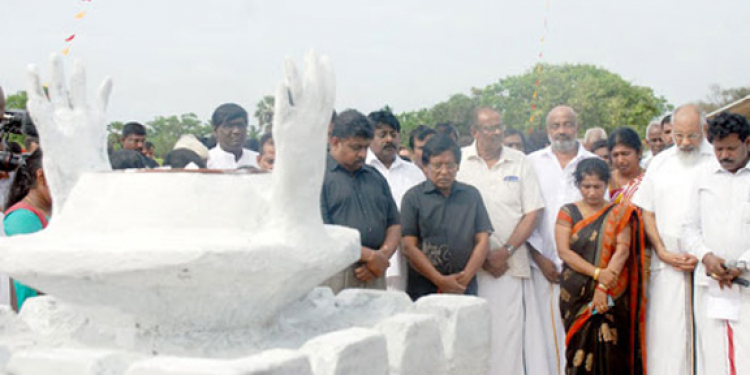 වෙල්ලමුල්ලි යුද ස්මාරකය කඩයි