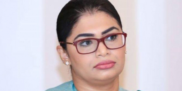 ප්‍රශ්න දුරදිග යයි! හිරුණිකාට එපා වෙයි!!