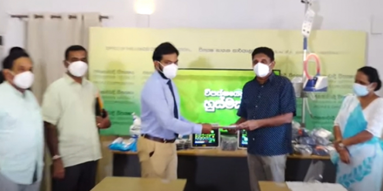 ජනපතිගේ ජාතිය ඇමතීමට සජිත් ප්‍රහාර එල්ල කරයි! (VIDEO)