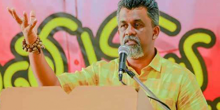 බැසිල් හිටියා නම් වැඩි නොවන කතා බොරු: තෙල් මිල වැඩි කළේ ‌සහෝදරයන් දෙන්නාම ඉන්න කමිටුවකින්! පොහොට්ටු මන්ත්‍රීගෙන් ප්‍රකාශයක් (VIDEO)