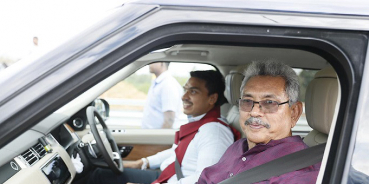 තමන්ගේ වැඩ ගොඩක් ගෝඨා නාමල්ට බාර දෙයි!