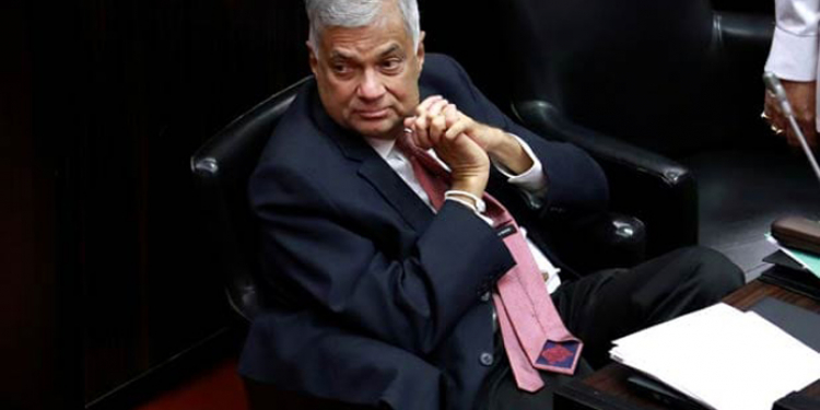 රනිල් අනුර ළඟට දමයි!