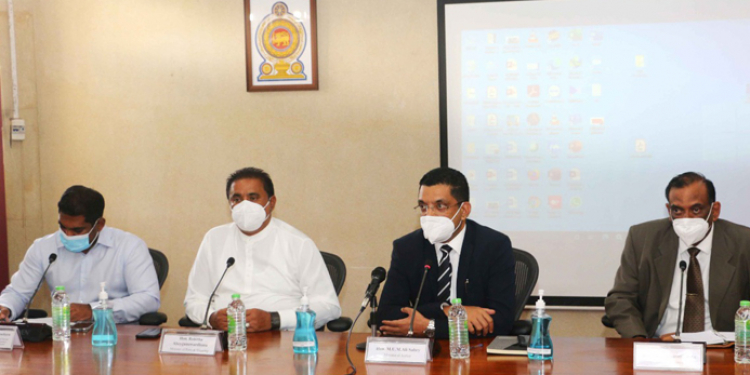 නැවෙන් වන්දි ගන්න ආණ්ඩුව බරටම වැඩ!